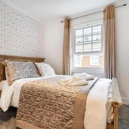 아파트 Grazioso Con 3 Da Letto Nel Centro Di